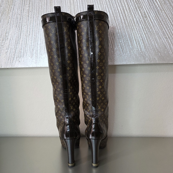 AUTH Louis Vuitton Idole Monogram Canvas and Patent Leather Knee-Length Boots - Picture 6 of 16